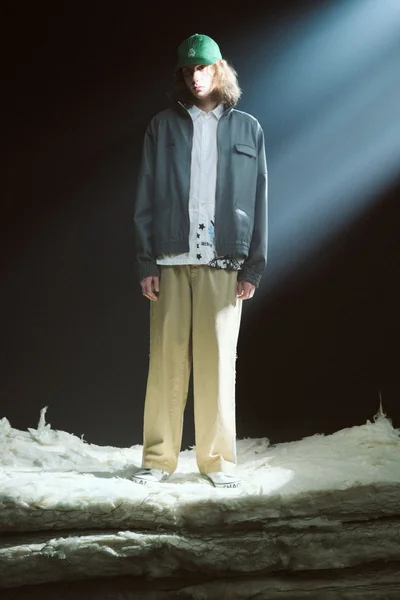 Look 27